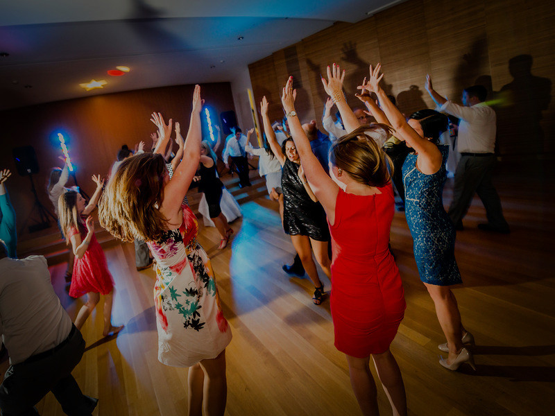Impulse Entertainment: A Diverse Music Library to Elevate Your Chicago Wedding Reception